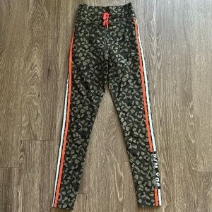 White fox by Sarah’s day leggings size XS